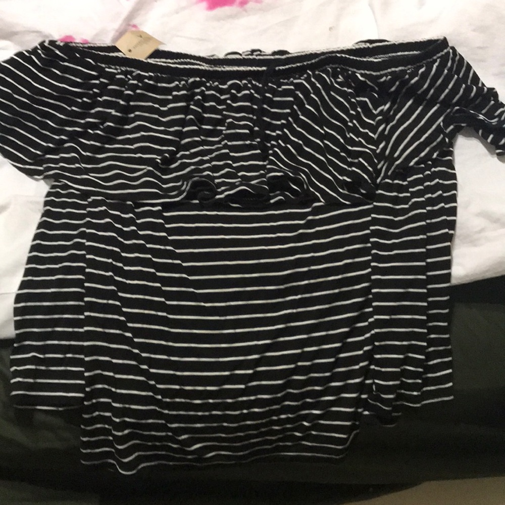 NEVER WORN! Off the shoulder top with sleeves